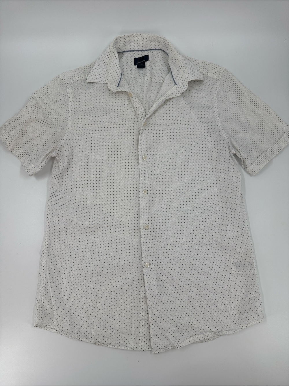 H&M Short-Sleeve Button-Up Shirt in White with Micro Dot Print 100% Cotton Sz M